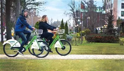 BIKES BEAT TRAFFIC